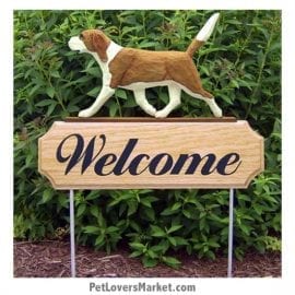 Welcome Sign with Beagle (red and white). Welcome sign and dog sign for dog lovers. Welcome sign is perfect for home and garden decor, garden accents, outdoor accents, unique garden statues, garden statues online, best garden decor, garden stake decor, decorative garden stake, outdoor home accents, unique garden decor, outdoor home decor. Features Beagle dog breed.