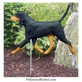 Coonhound Dog Statue (Black and Tan). Garden Statues and Dog Statues. Coonhound Gifts.
